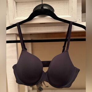 SKIMS Fits Everybody T-shirt Bra in Onyx